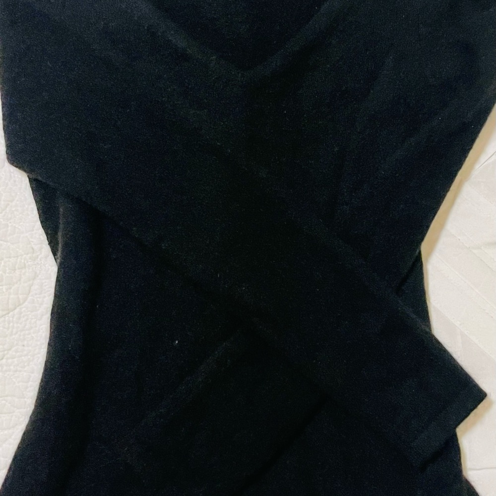 CASHMERE Anne Klein blackbSweater. Size XS/S